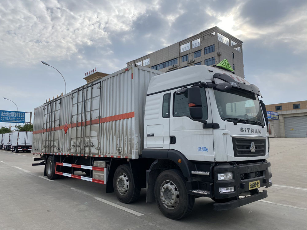 易燃液體廂式運(yùn)輸車，廂式運(yùn)輸車，楚勝汽車集團(tuán)