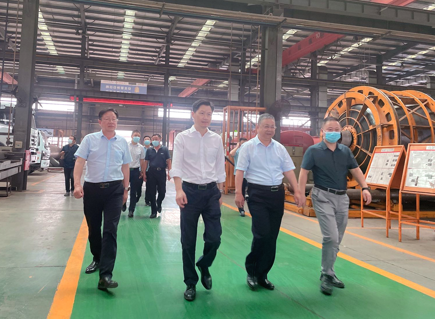 市委常委、常務副市長甘國棟一行蒞臨楚勝汽車集團調(diào)研